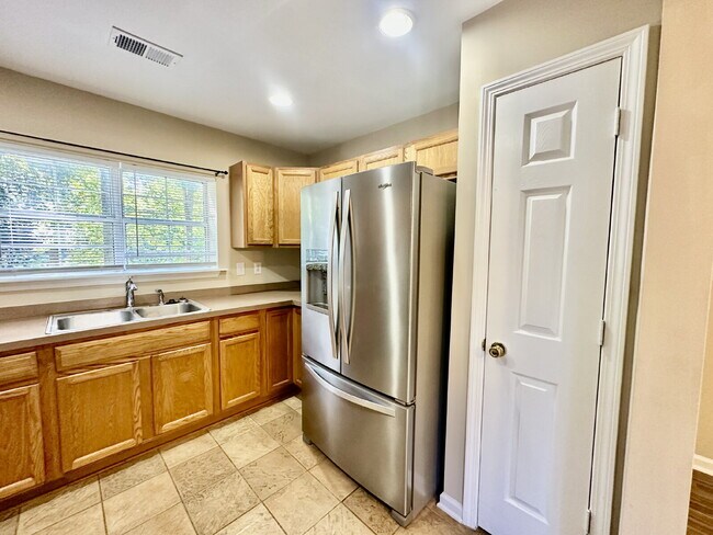 Building Photo - Three Bedroom Home in the Farm with a Lagoon View!