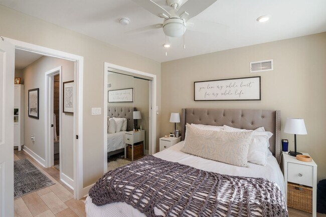 Building Photo - Two Bedroom Point Breeze Home