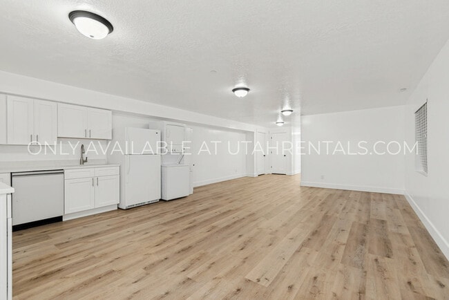 Building Photo - 1076 Bear Hollow Ln