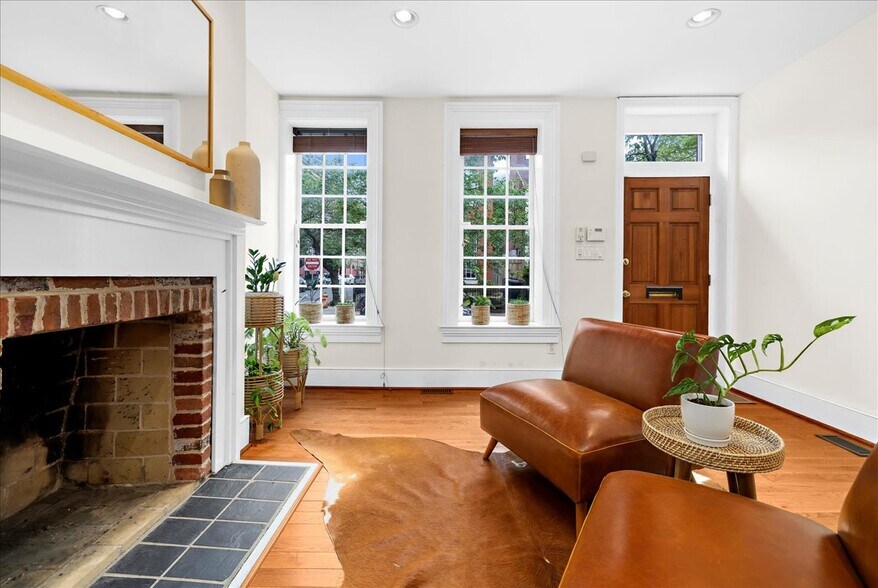 Building Photo - 656 Washington Blvd