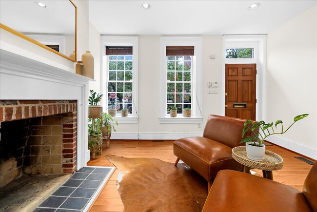 Building Photo - 656 Washington Blvd