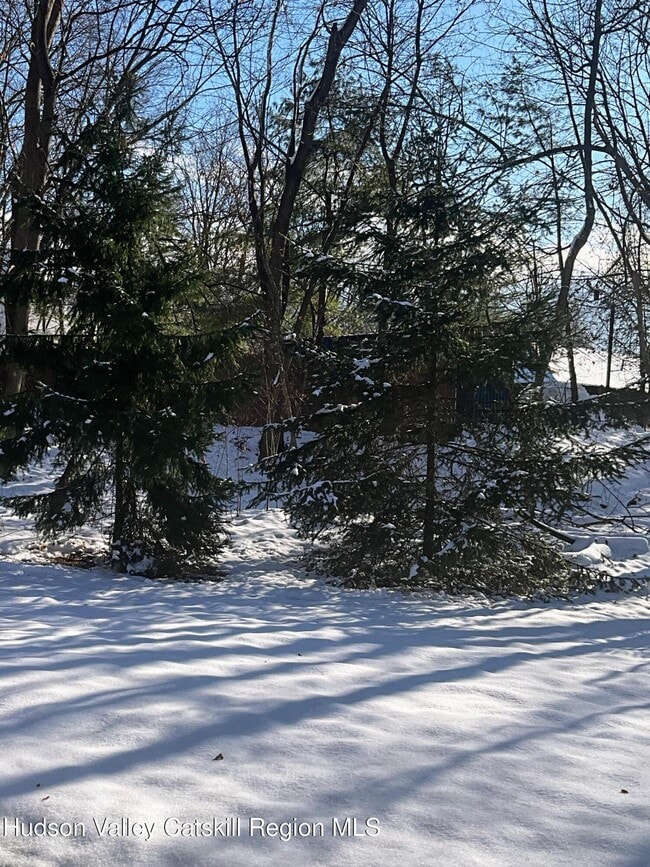 Building Photo - 3 Huguenot St