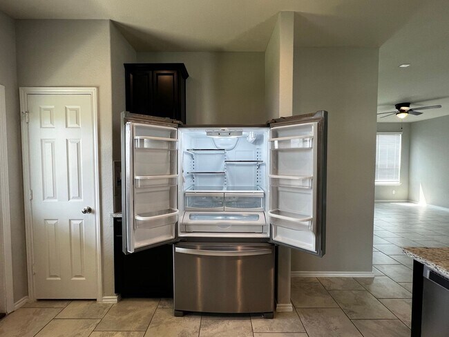 Building Photo - Elegant home in Davis Ranch- 4 Bedroom/ 3 Bathroom