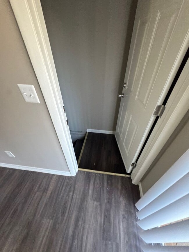 Building Photo - AVAILABLE NOW!! Oak Grove 3 Bed 2 Car garage!