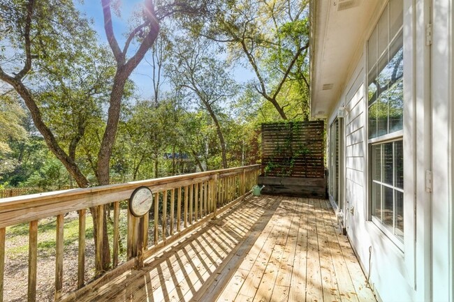 Building Photo - Spacious 3BR home with gorgeous finishes!!...