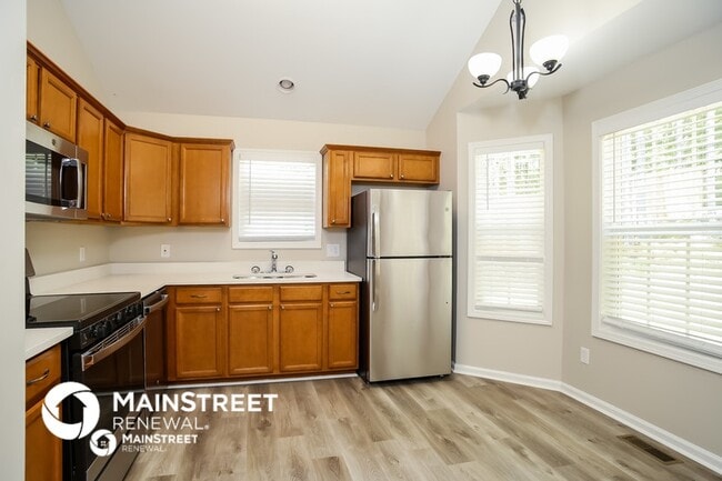 Building Photo - 83 Greatwood Dr