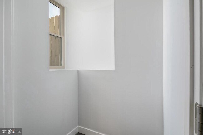 Building Photo - 1603 N Marshall St