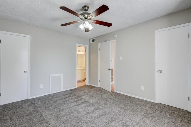 Building Photo - 513 Ridge St