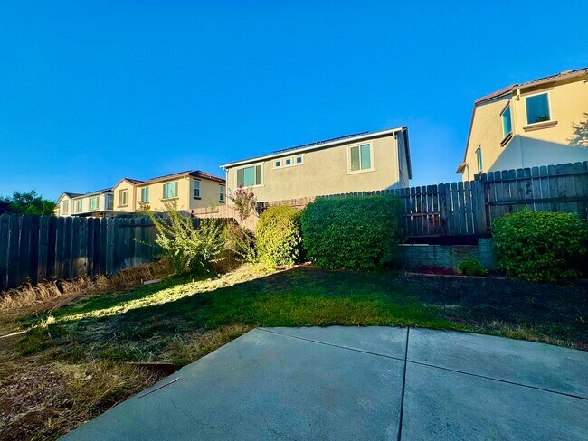 Building Photo - 4141 Aragon Way