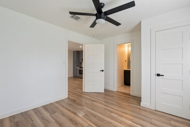 Building Photo - Beautifully Renovated Multi-Generational Concept Build!