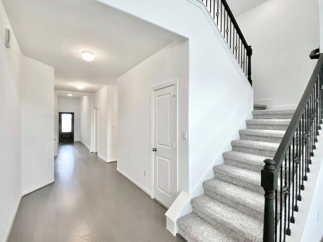 Building Photo - 1616 Cobblecrest Ln