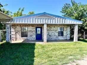 Building Photo - 1726 FM 2048