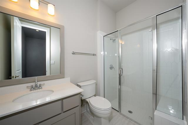 Building Photo - 6832 Sunset Hls Dr