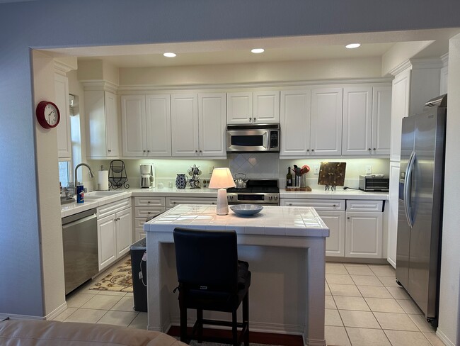 Kitchen - 3066 Roia Ln