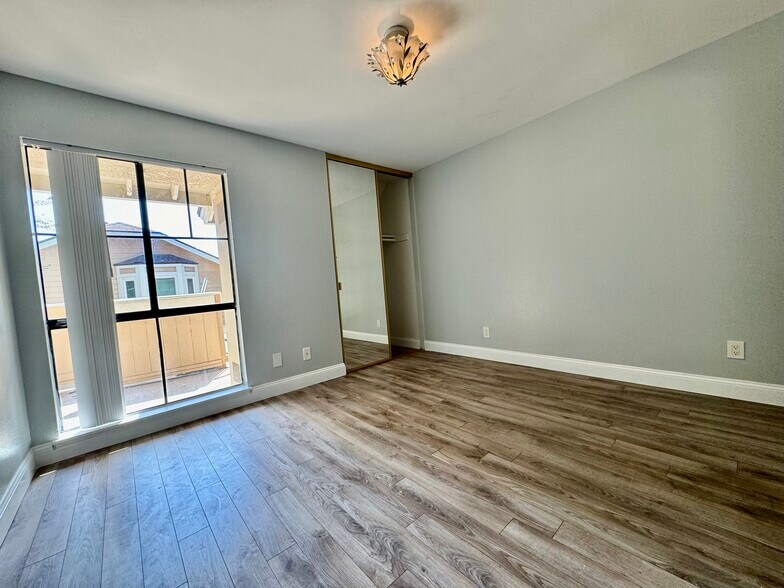 Building Photo - 7770 Youngdale Way