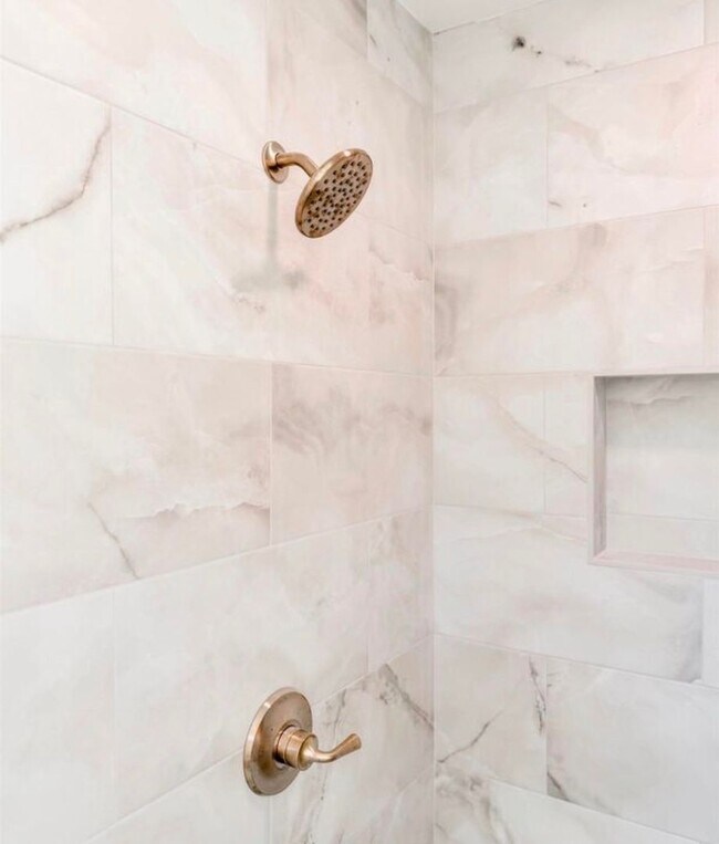 Building Photo - Beautiful 3/2 Home Available Now!