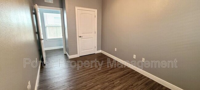 Building Photo - 2008 W Gregory St