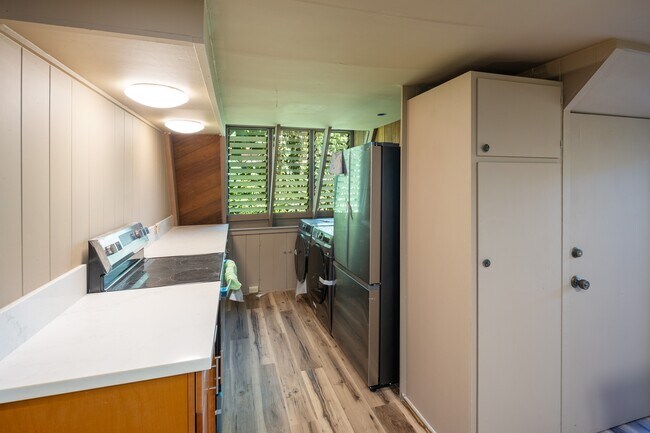 Building Photo - 3270 Huelani Dr