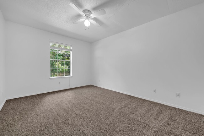Building Photo - 3532 Spring Hill Ave
