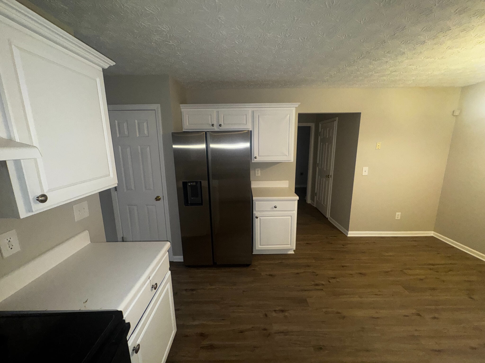 Building Photo - Room in House on Tara Bend