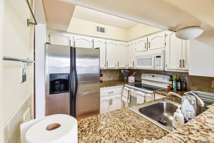 Building Photo - 141 E Boyd Dr