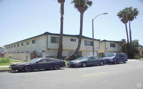 Primary Photo - Dawson Apartments