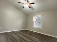 Building Photo - Crescent Place - 11-206