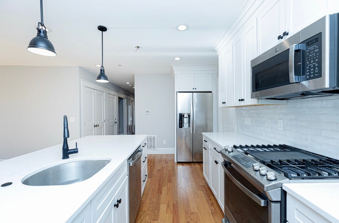 Building Photo - 4 East St