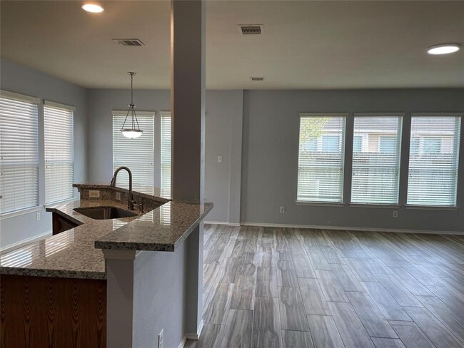 Building Photo - 12910 Redbud Shores Ln