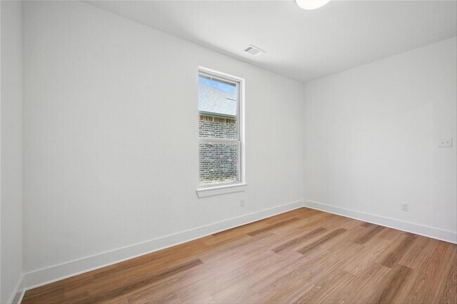 Building Photo - 5060 Westhaven Cir