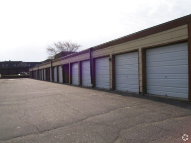 Garage - Solace on Lake Minnetonka