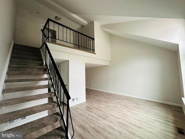 Building Photo - 58 Chelsea Cir