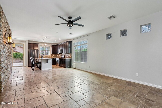 Building Photo - 7351 W Palo Brea Ln