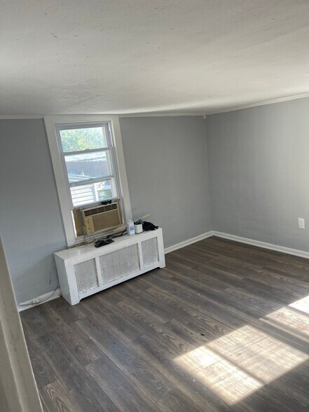 Building Photo - 59 E Paul Ave