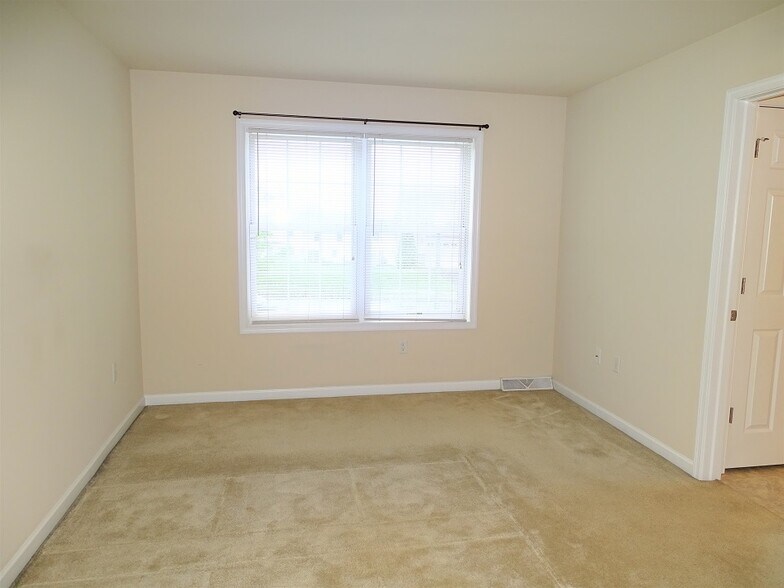 Building Photo - 1296 Overlook Rd
