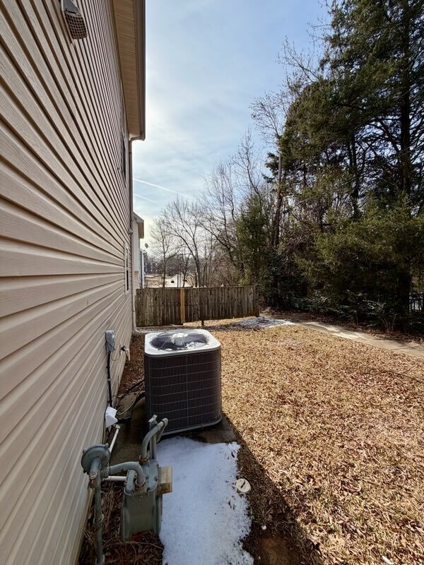 Building Photo - 3746 Glenwood Dr