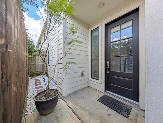 Building Photo - 2503 Garrow St