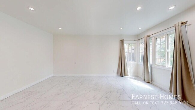 Building Photo - 19022 Sylvan St