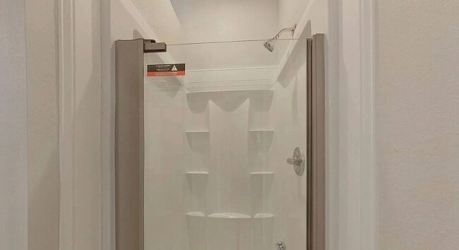 Building Photo - MOVE IN READY