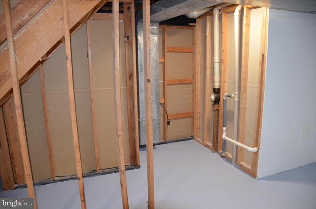 Building Photo - 9012 Paddock Ln