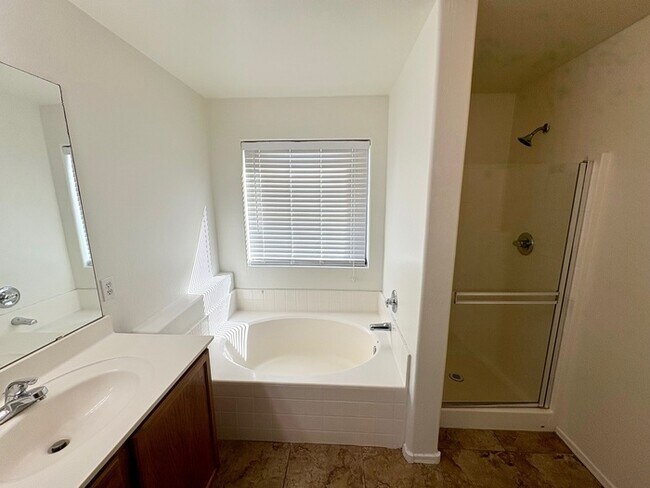 Building Photo - 7142 W Beverly Rd