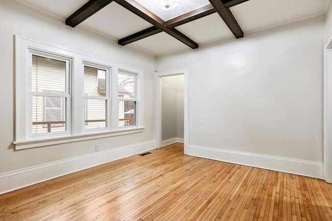 Building Photo - 3407 N Oliver Ave