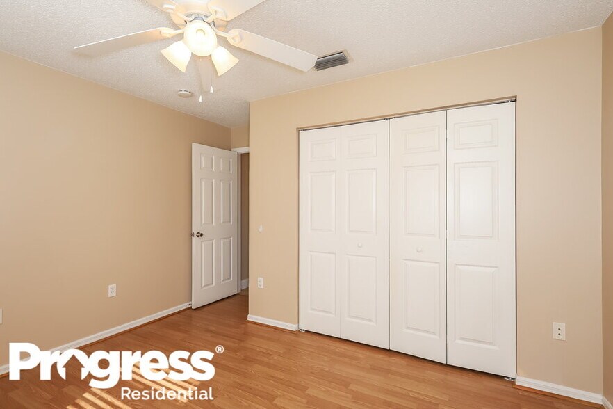 Building Photo - 4208 76th Dr E