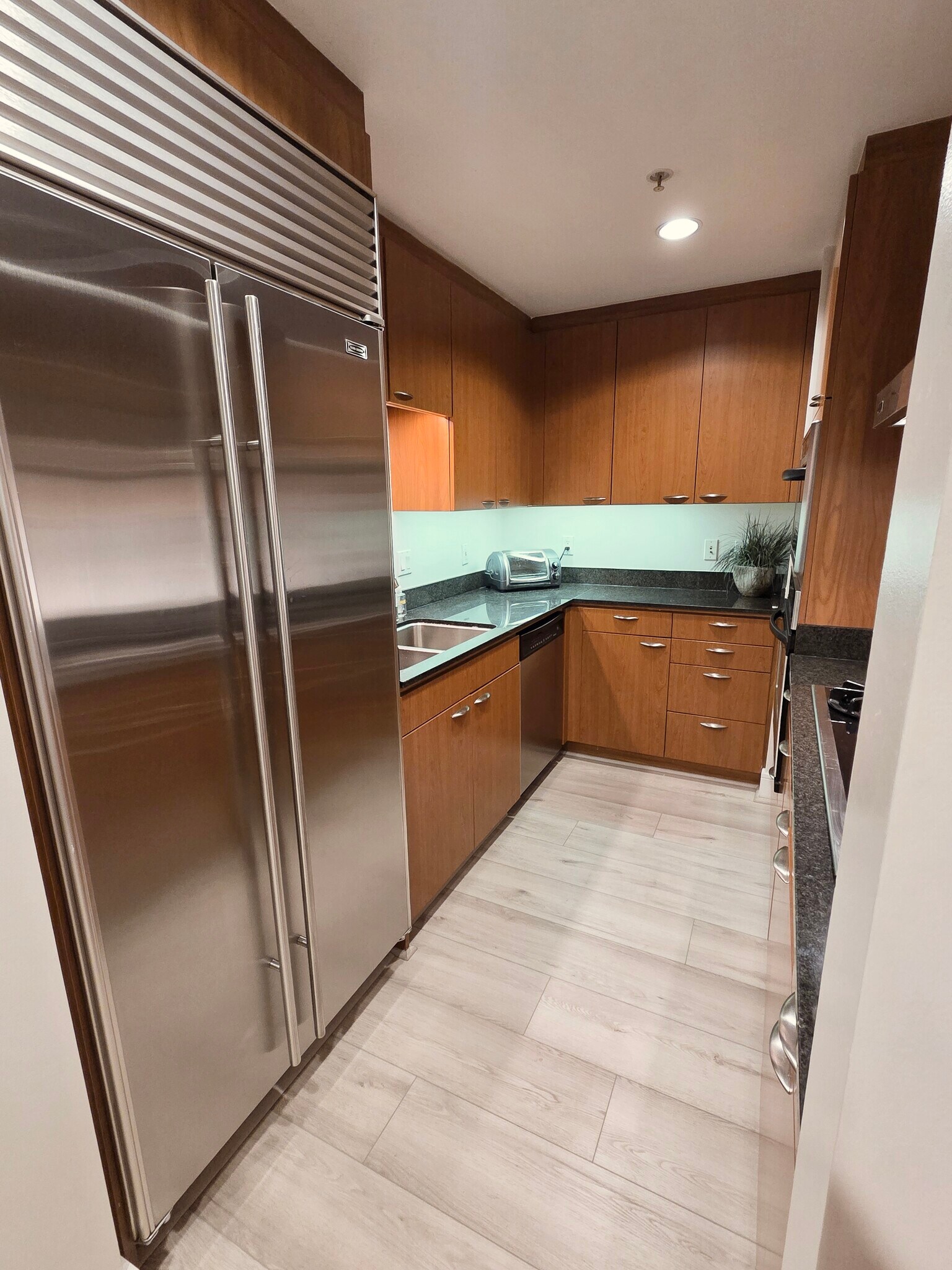 Building Photo - 645 Front St