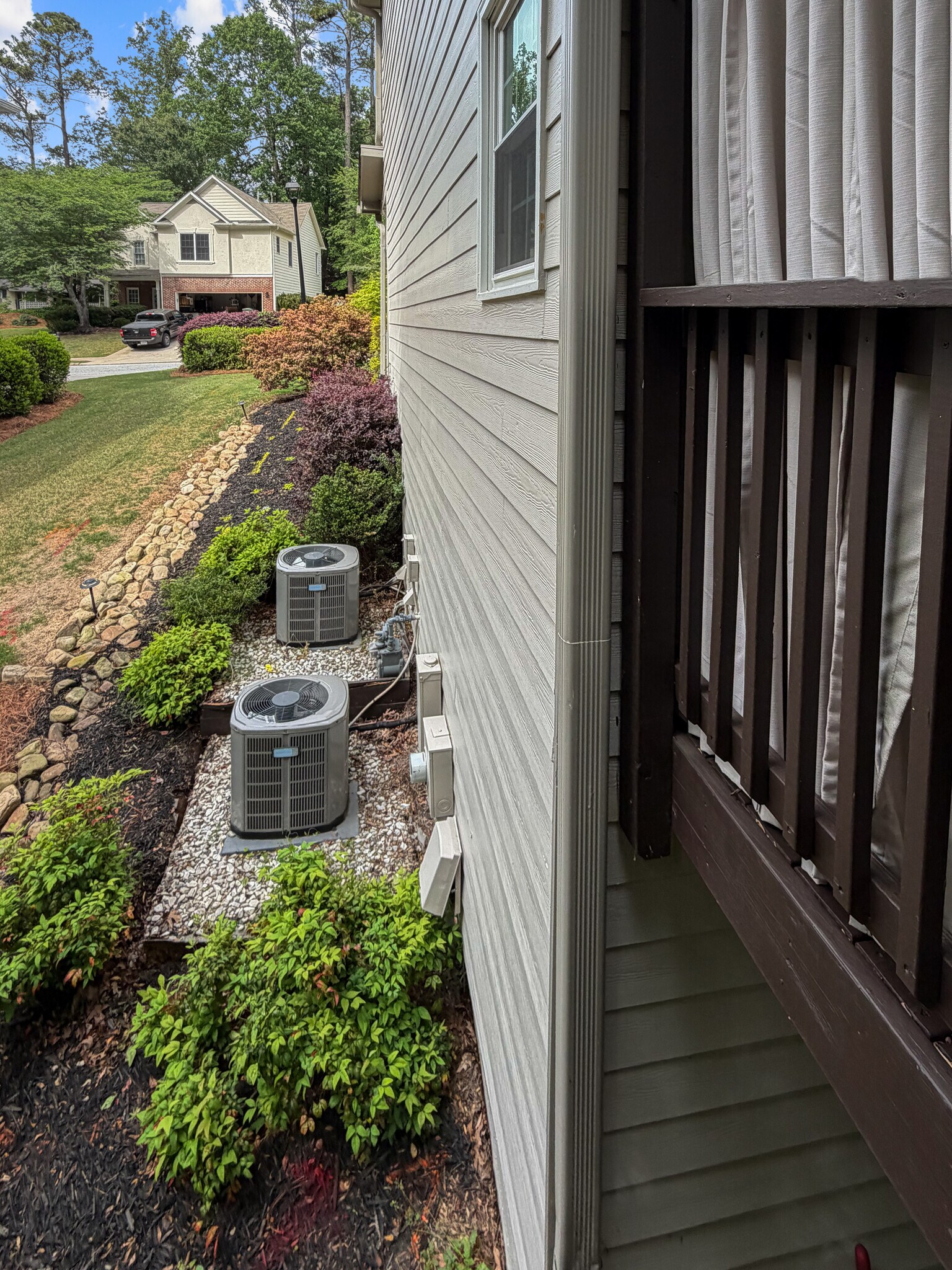 Building Photo - 1106 Glenrose Dr SE