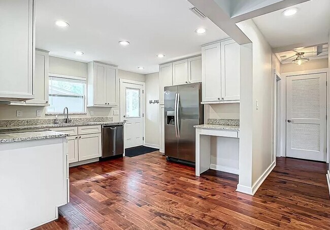 Building Photo - 3109 Johns Pky