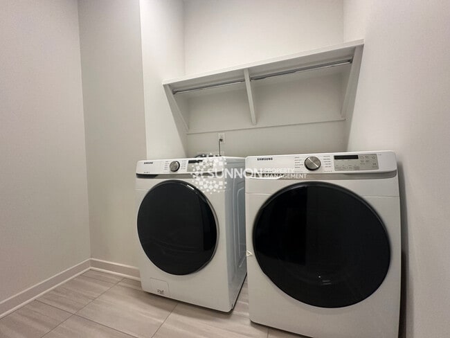 Building Photo - 3 Bed 3.5 Bath Townhome in NODA