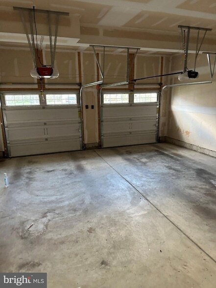 Building Photo - 605 Sunflower Cir