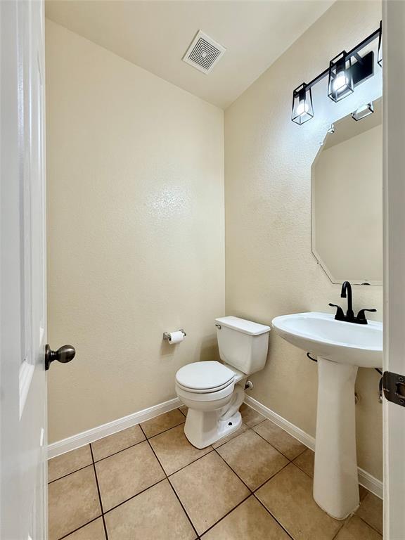 Building Photo - 4025 Meadow Bluff Way