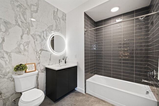 Building Photo - 17 Ave E